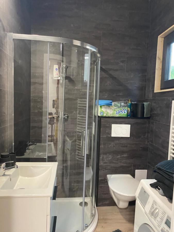 Tiny House Apartment ปาร์ดูบิตเซ ภายนอก รูปภาพ