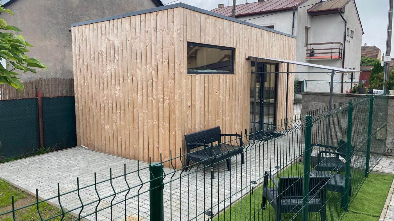 Tiny House Apartment ปาร์ดูบิตเซ ภายนอก รูปภาพ